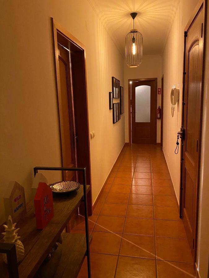 Country Town Apartment Almeirim Bagian luar foto